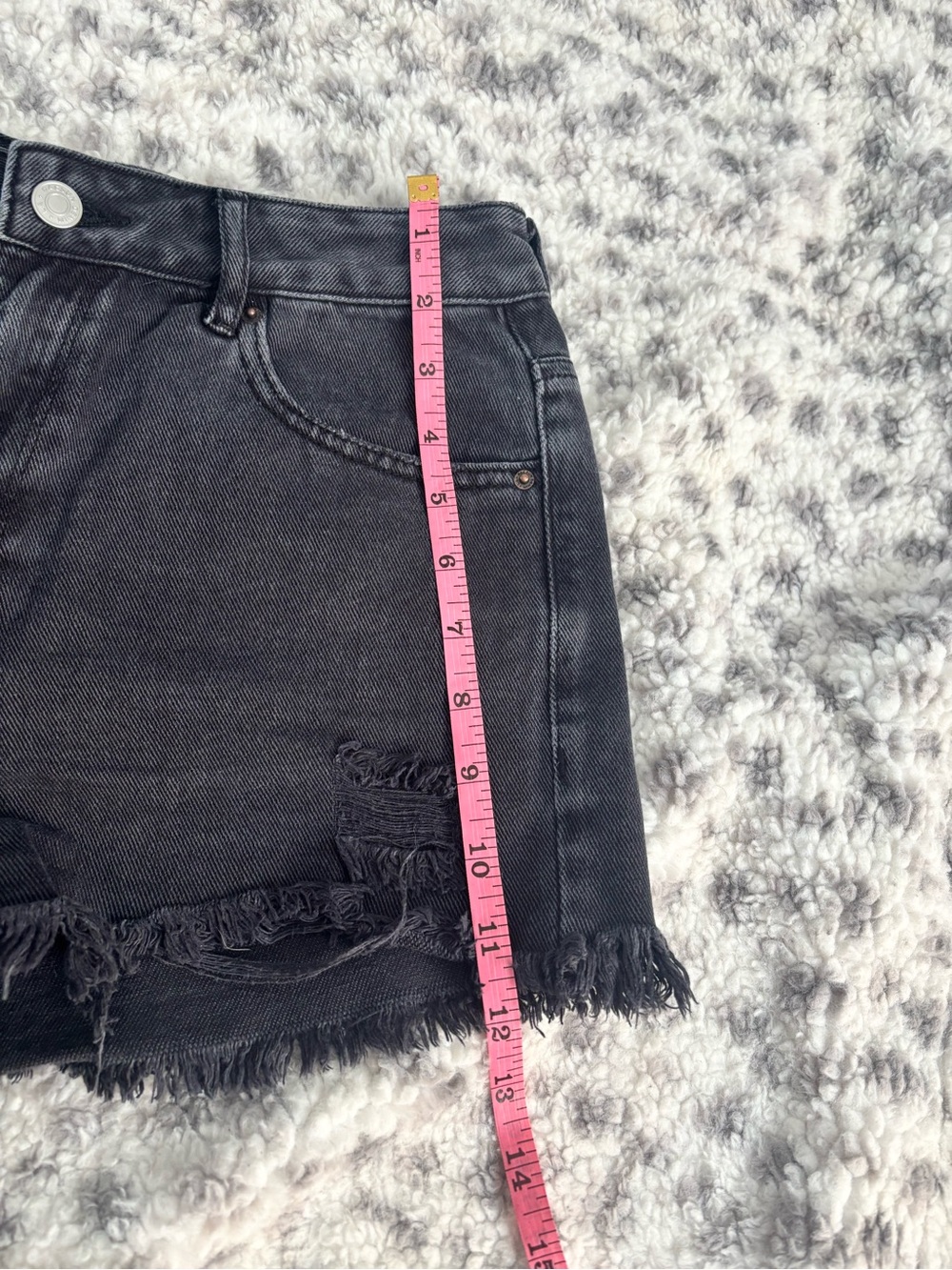 PacSun Black Distressed Denim Cutoff Shorts - Picture 5 of 6